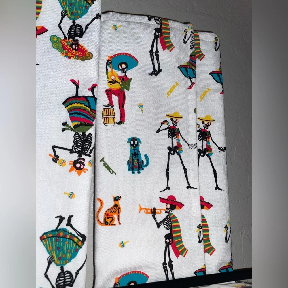 NWOT! Cynthia Rowley Halloween/Dia De Los Muertos Cotton Towel Set 18”x28”🎃